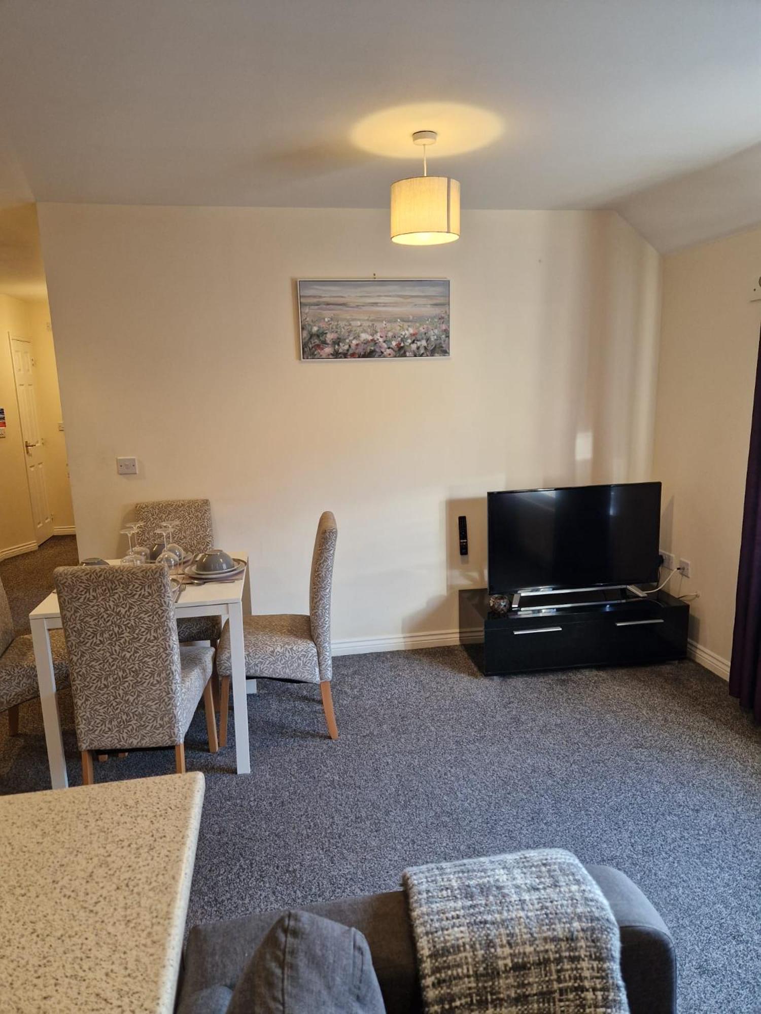 Hereford - Mayflower Coach House, Modern 2 Bedroom Property With Parking, Located South Of Hereford City, Suitable For Small Family, Couple Or Contractors - Sleeps Up To 5 Guests - Hosted By Rentmyhouse Екстер'єр фото