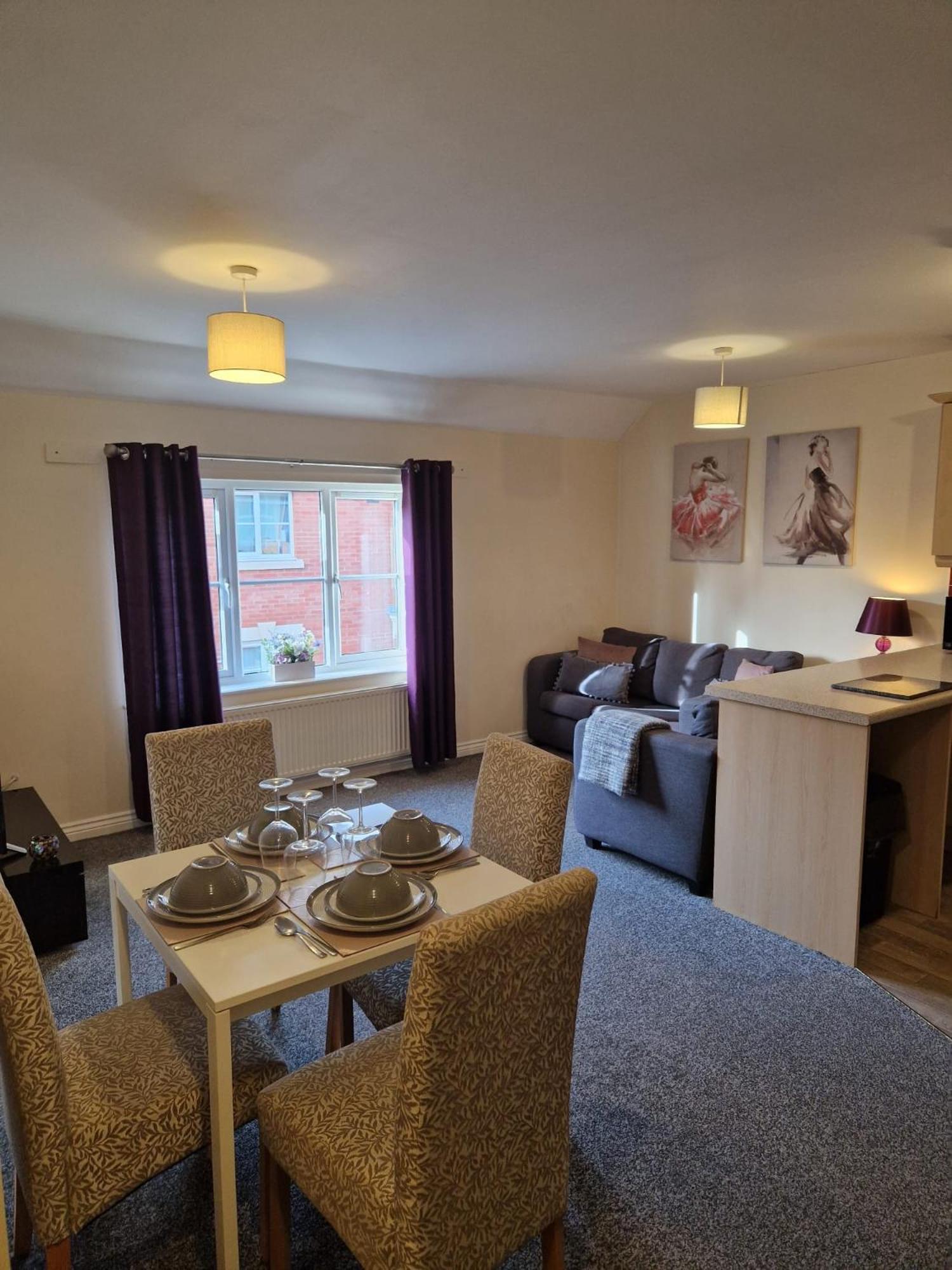 Hereford - Mayflower Coach House, Modern 2 Bedroom Property With Parking, Located South Of Hereford City, Suitable For Small Family, Couple Or Contractors - Sleeps Up To 5 Guests - Hosted By Rentmyhouse Екстер'єр фото
