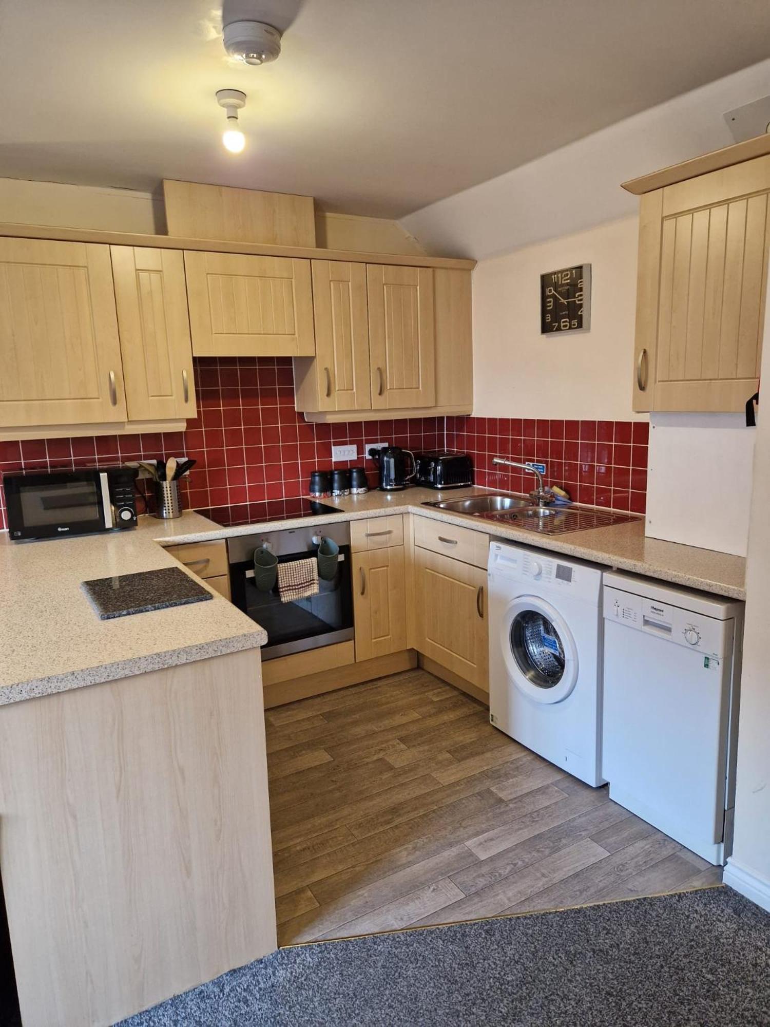 Hereford - Mayflower Coach House, Modern 2 Bedroom Property With Parking, Located South Of Hereford City, Suitable For Small Family, Couple Or Contractors - Sleeps Up To 5 Guests - Hosted By Rentmyhouse Екстер'єр фото