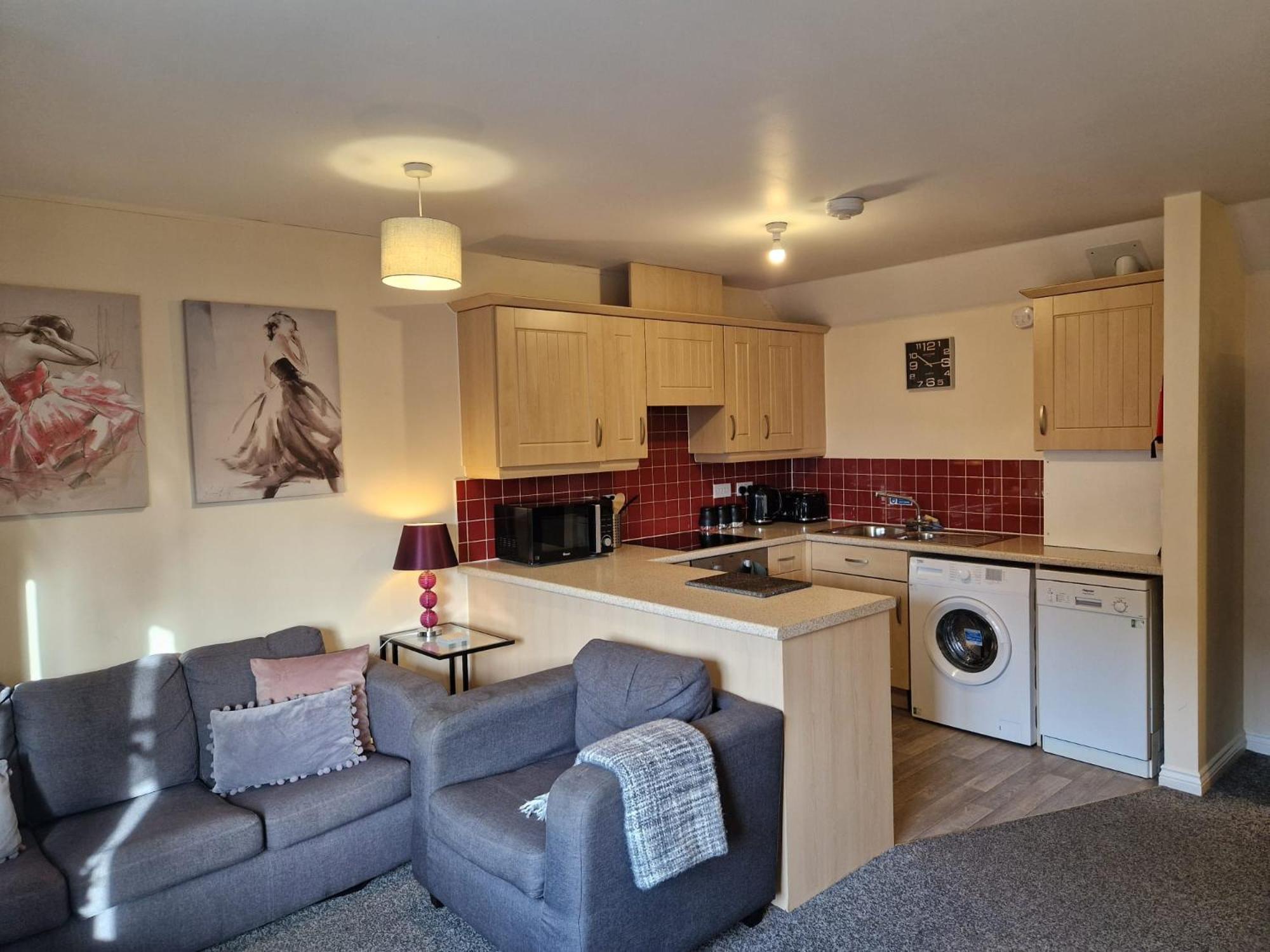 Hereford - Mayflower Coach House, Modern 2 Bedroom Property With Parking, Located South Of Hereford City, Suitable For Small Family, Couple Or Contractors - Sleeps Up To 5 Guests - Hosted By Rentmyhouse Екстер'єр фото
